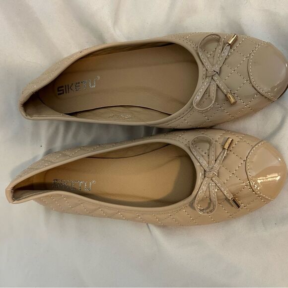 Women's flats quilted pattern round toe beige size 7.5 - Picture 3 of 8